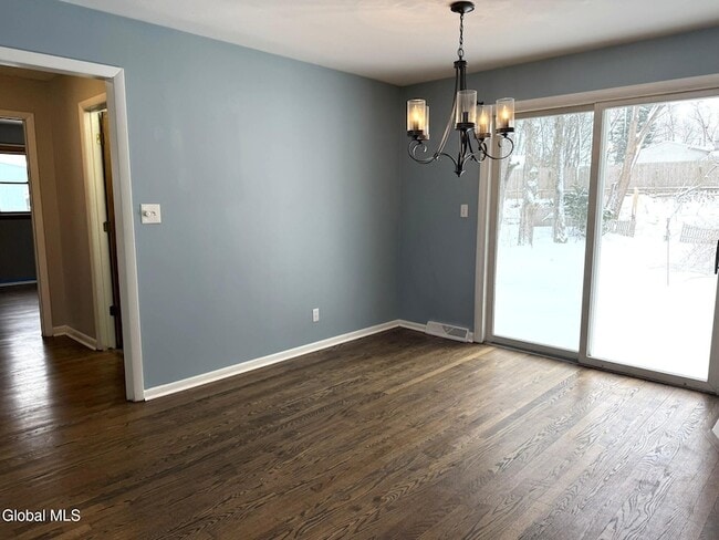 Building Photo - 10 Willey St