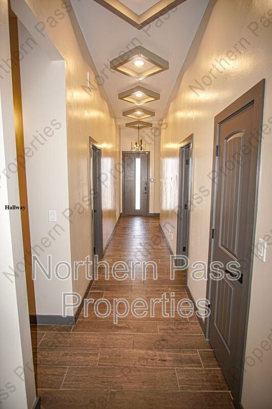Building Photo - 12337 Desert Palms Ave