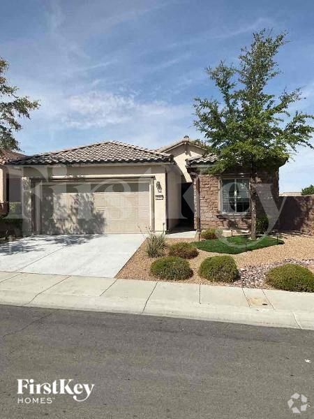 Building Photo - 2585 Bechamel Pl