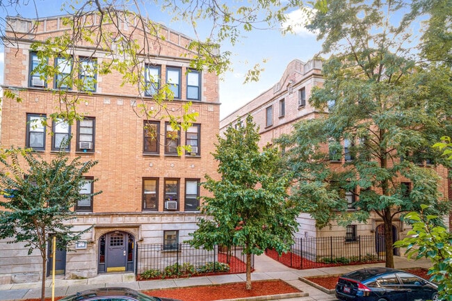 Foto del edificio - 813 W Cornelia Ave