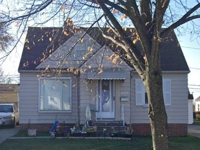 Photo - 21210 Kenyon Dr (Maple Heights, OH) House