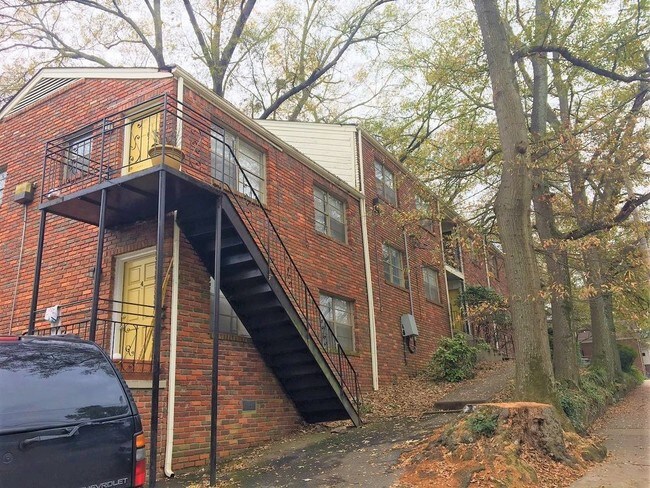 Foto del edificio - 907 Argonne Ave NE