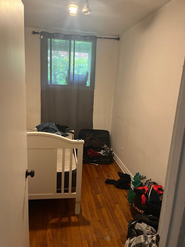 Building Photo - 9275 Rue Saint-Denis