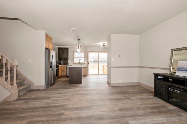 Building Photo - 836 Lily Cache Ln