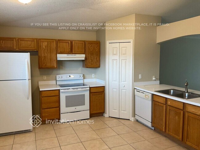 Foto del edificio - 732 Toulon Dr