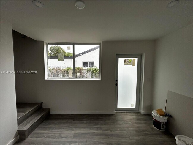 Building Photo - 4429 SW 21st St