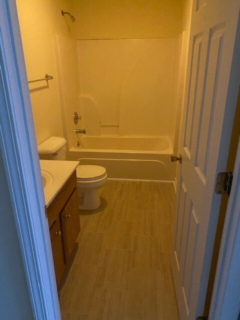 Building Photo - 136 Ashberry Dr