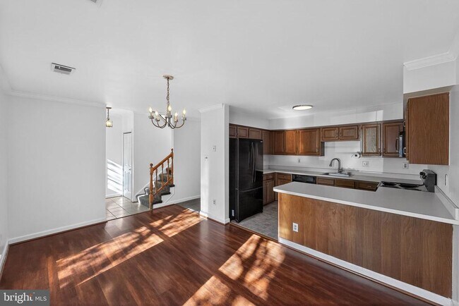 Foto del edificio - 219 Heather Ct