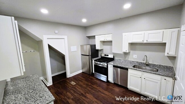 Building Photo - 4 Bedroom 1.5 Bathroom House in Norwood
