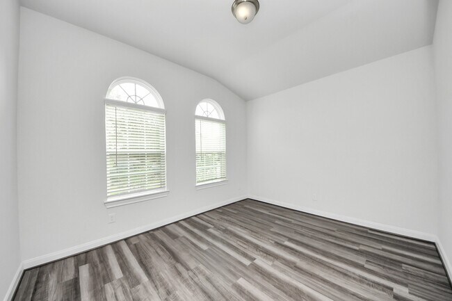 Foto del edificio - 8815 Arch Rock Dr