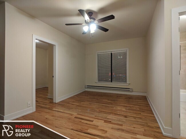 Foto del edificio - 951 W Cornelia Ave