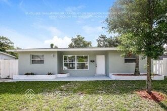 Building Photo - 640 SW 51st Ave