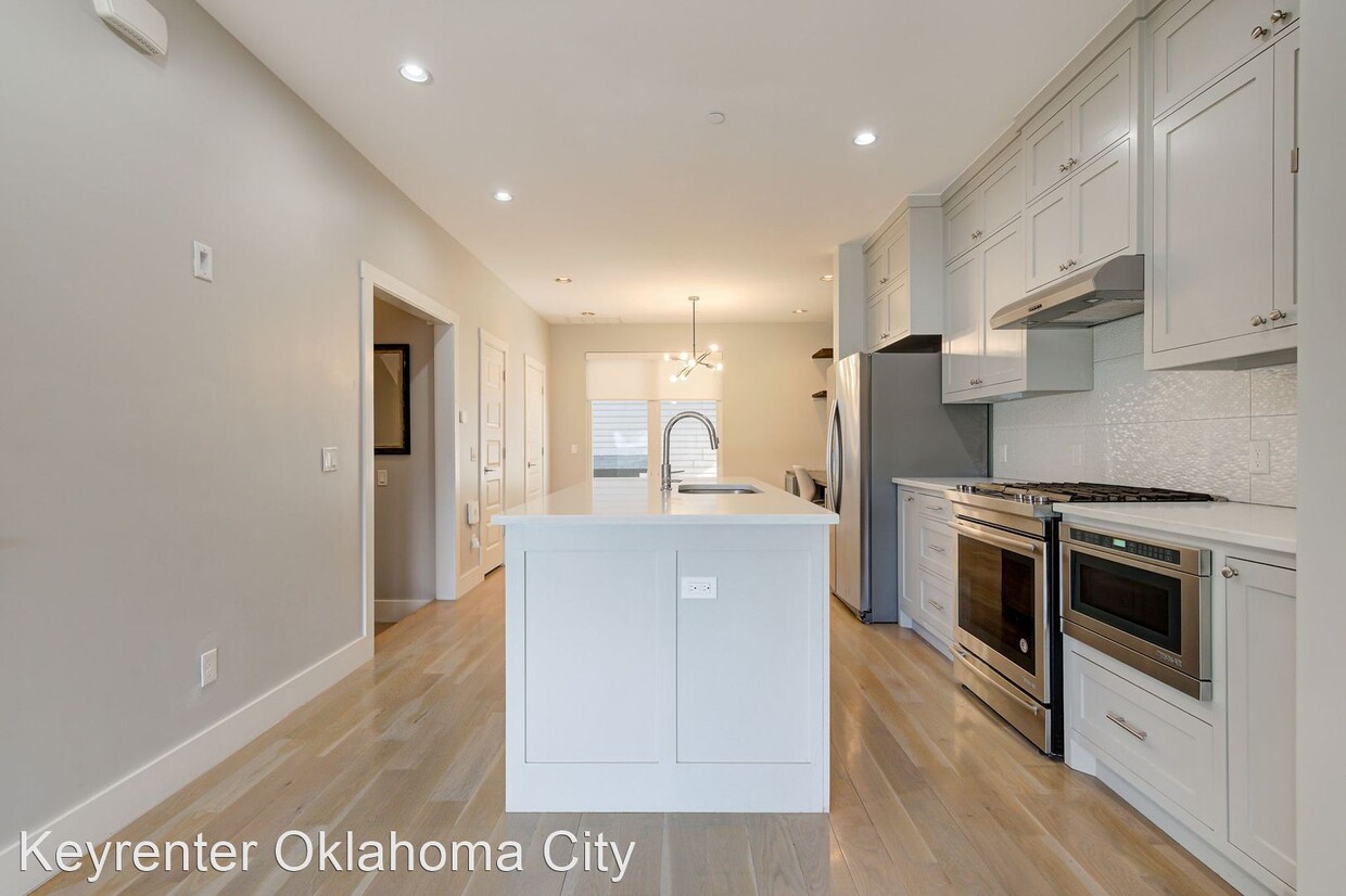 Primary Photo - 2 br, 3 bath House - 1138 NW 13th St UNIT B