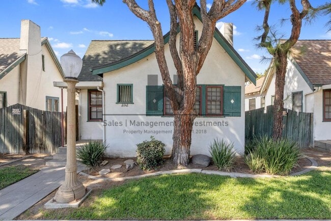 Building Photo - 232 E San Joaquin Ave