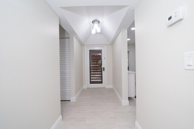 Foto del edificio - 208 Brackenwood Terrace