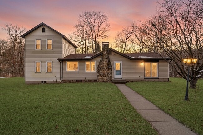 Foto del edificio - 159 N Monson Rd