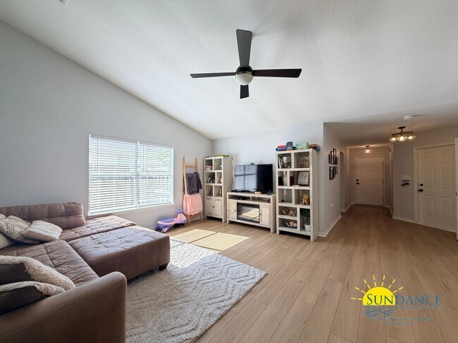 Foto del edificio - Stunning 3 Bedroom Home in Gulf Breeze with stand out accents!