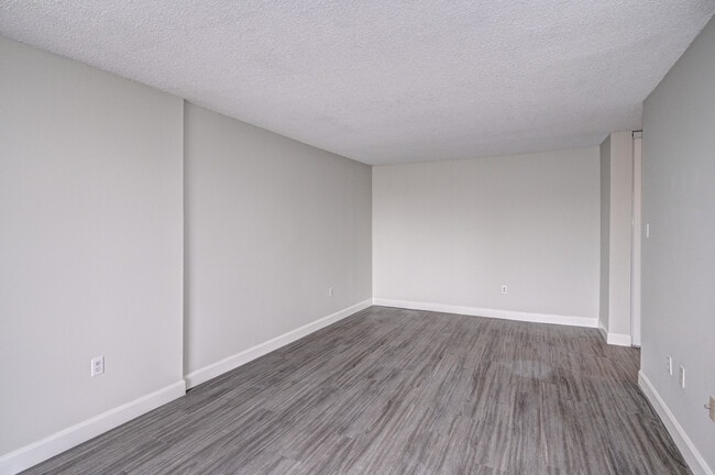 Building Photo - Campell Court Apartments