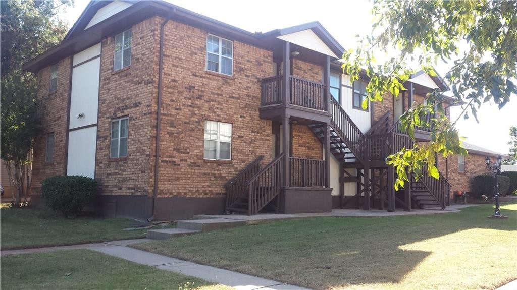 Primary Photo - 427 N Blackwelder Ave