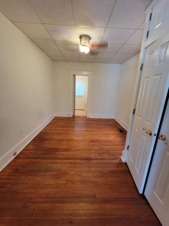 Upstairs Bedroom - 819 Motter Ave