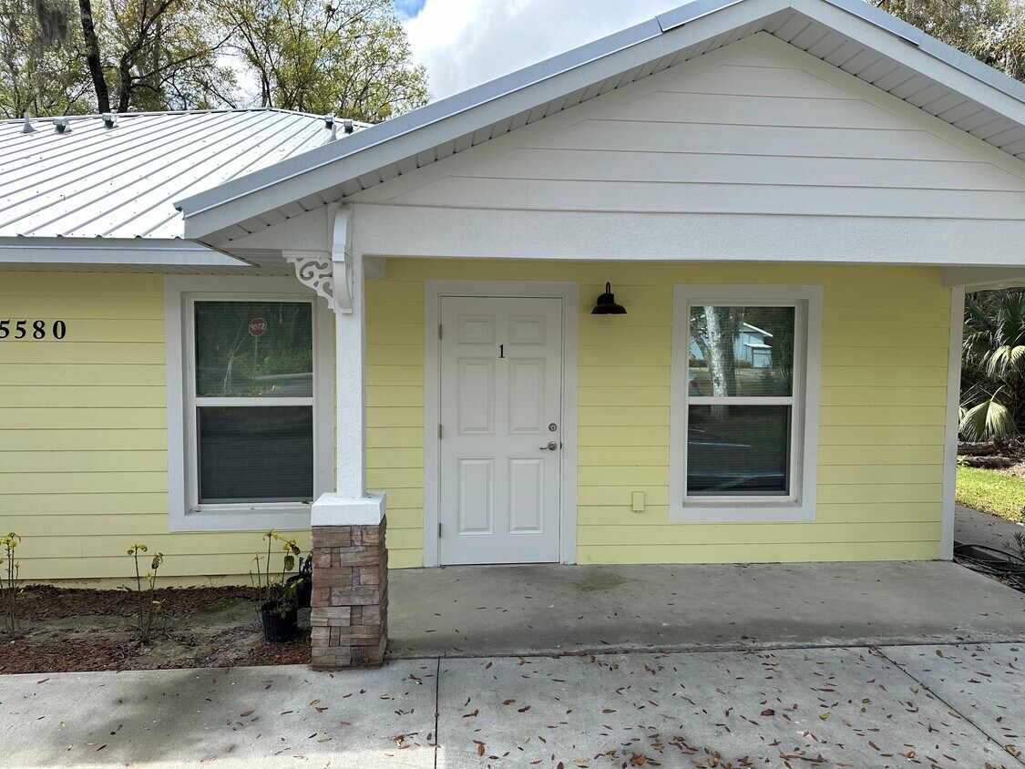 5580 NE 35th St Unit 1, Silver Springs, FL 34488 Apartments in