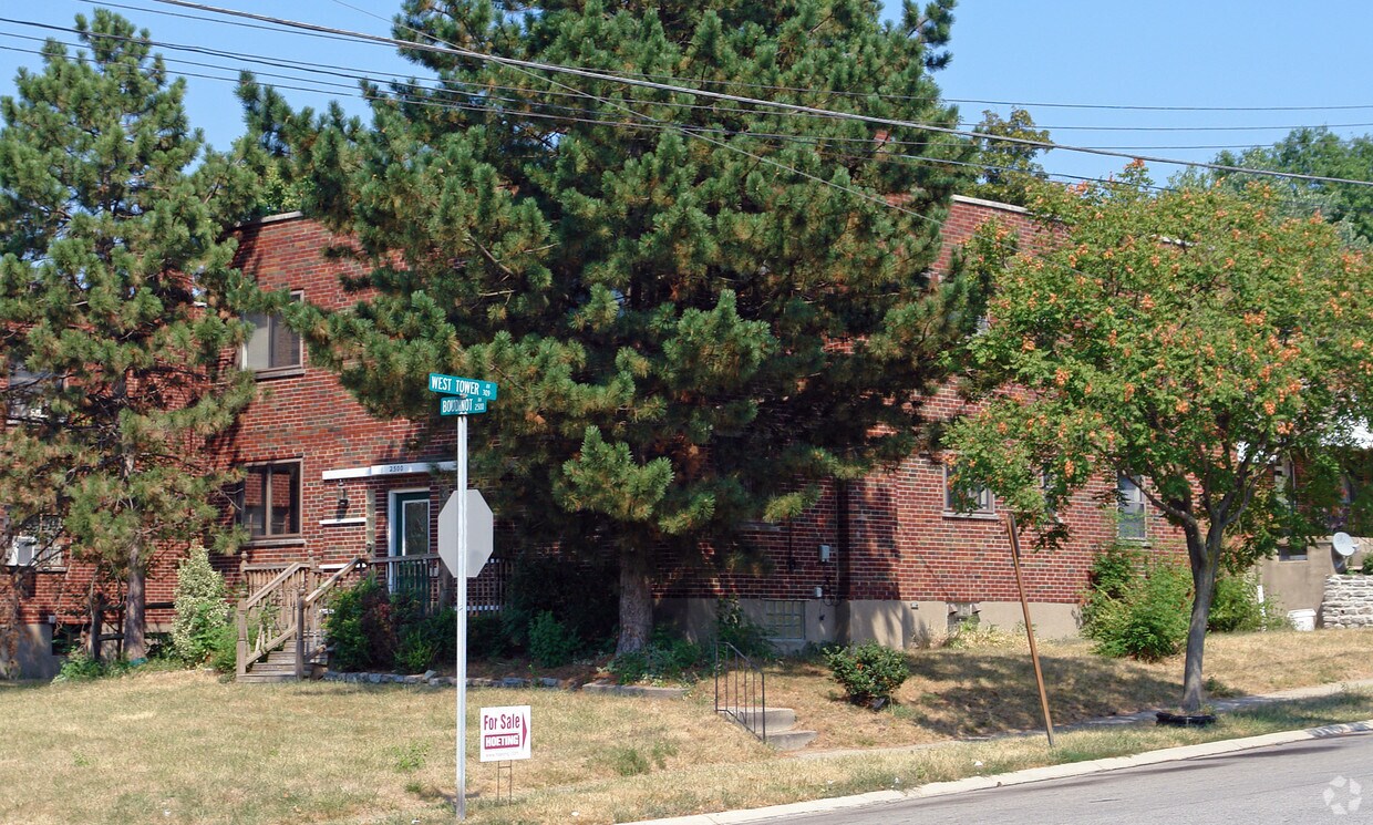 Building Photo - 2500 Boudinot Ave