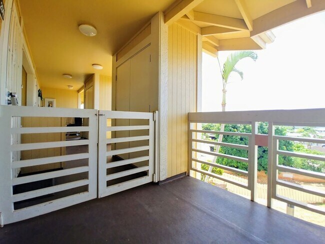 Foto del edificio - Available Now | 2 Bedroom, 1 Bathroom Apartment w/Scenic View from Enclosed Lanai | Kualana Knoll...