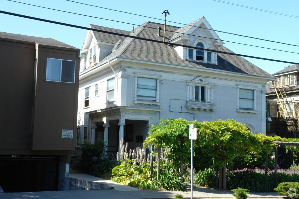 Building Photo - 2214 Haste St