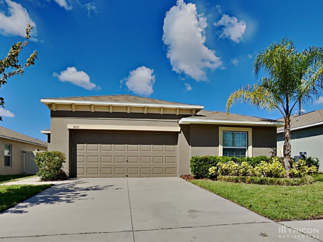 Foto principal - 209 Archcliffe Point Pl