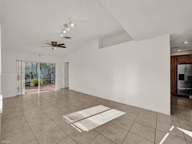 Building Photo - 3 br, 2 bath House - 11688 SW 17th Ct # 11688