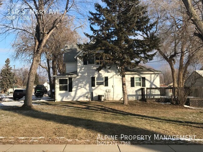 Foto del edificio - 3 Bed/1 Bath Home with 2 Car Garage in Tea!