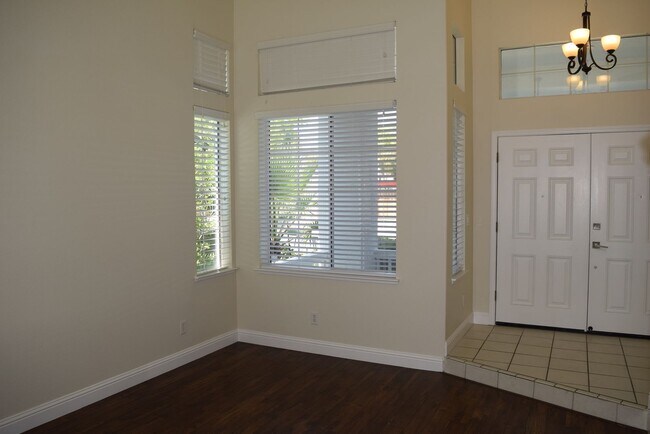 Foto del edificio - 816 Madison Way