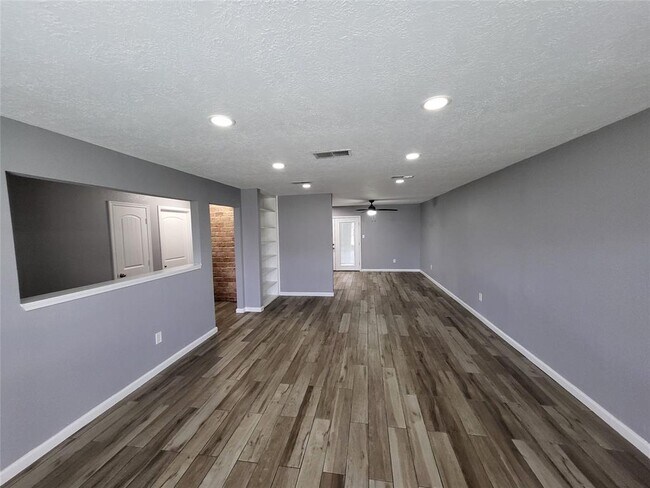 Foto del edificio - 11735 Teaneck Dr