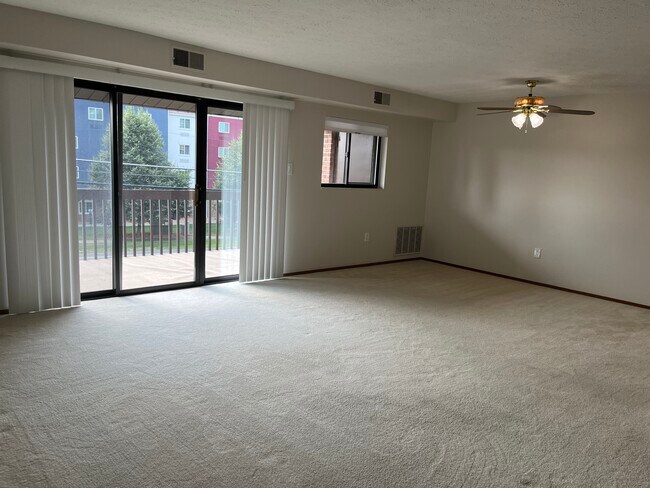 Building Photo - 1204 Dutilh Rd