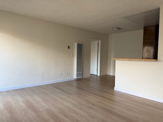 Foto del edificio - 15001 Condon Ave