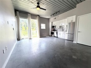 Building Photo - 620 Glen Iris Dr NE