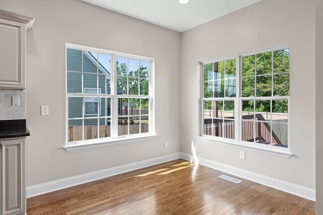 Foto del edificio - 1833 Holly Oak Ln
