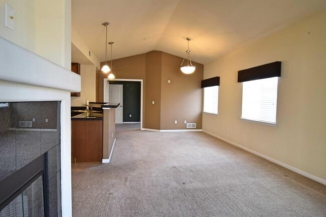 Building Photo - 6242 Kilmer Loop