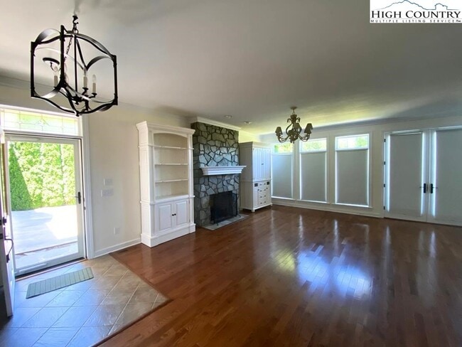 Building Photo - 6287 Idlewild Rd