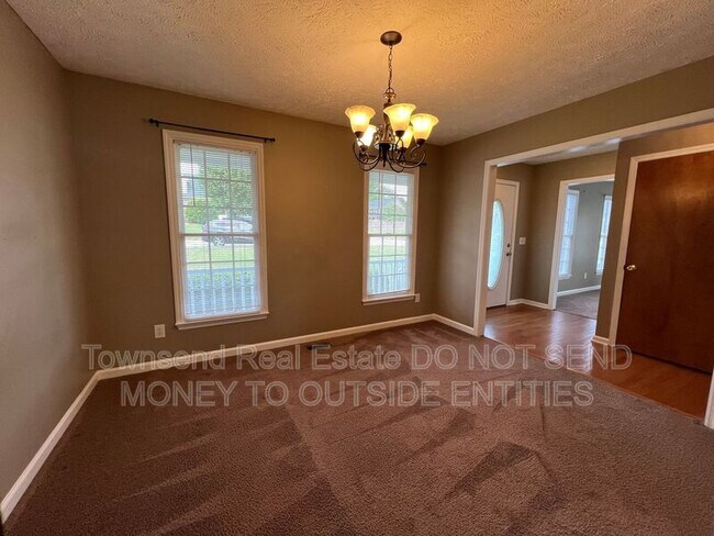 Foto del edificio - 155 Saunders Ct