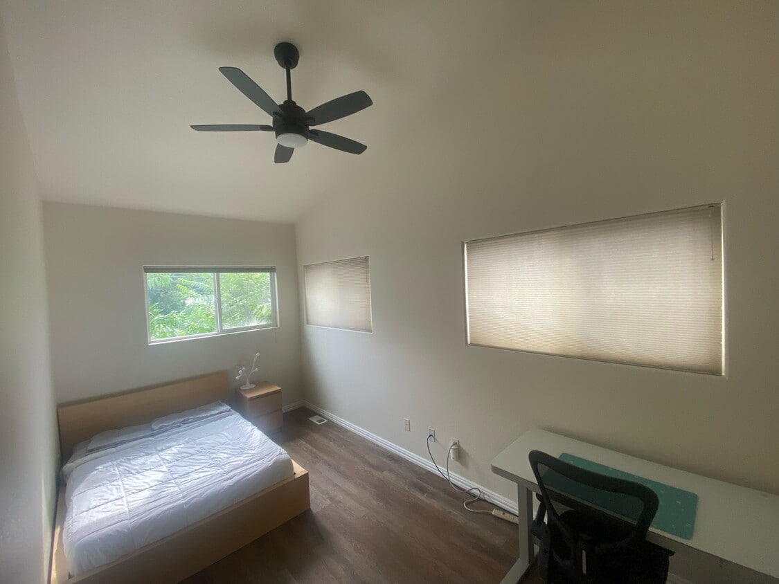 Bedroom - 916 10th St