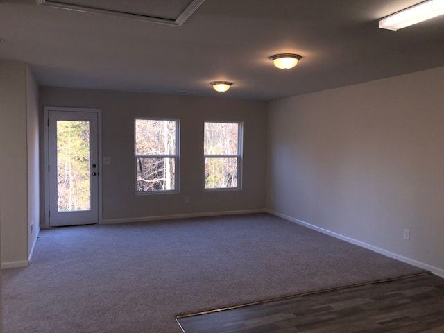 Building Photo - 2130 Pinnacle View