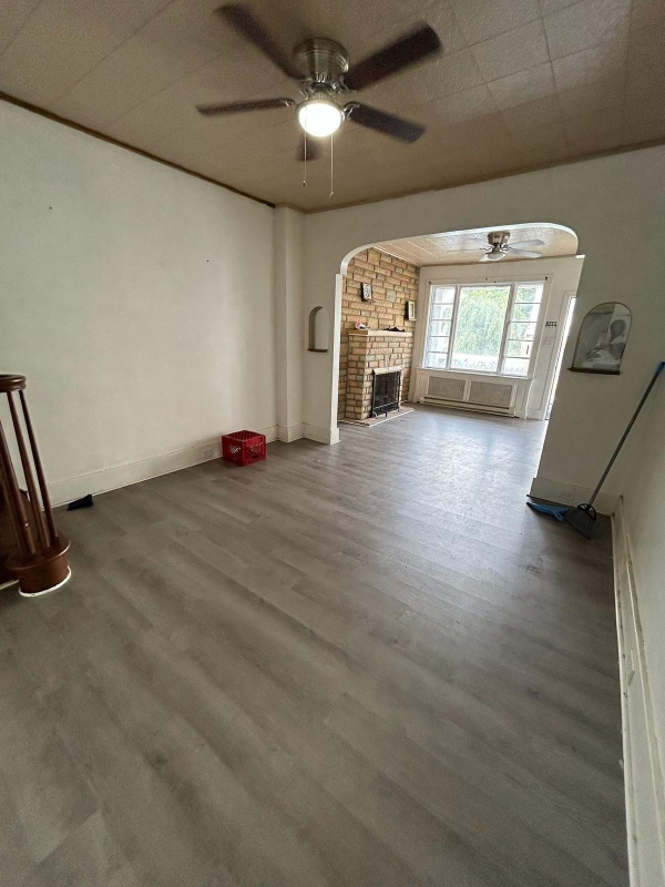 Building Photo - 814 E Pine St