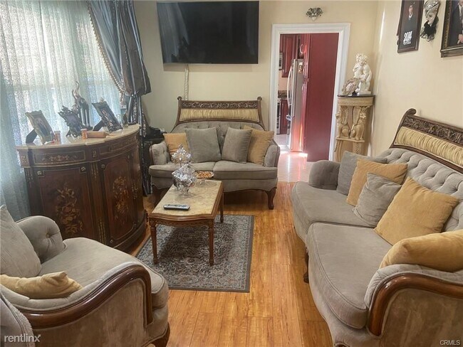 Building Photo - 3 br, 2 bath House - 3100 Charing Cross Rd