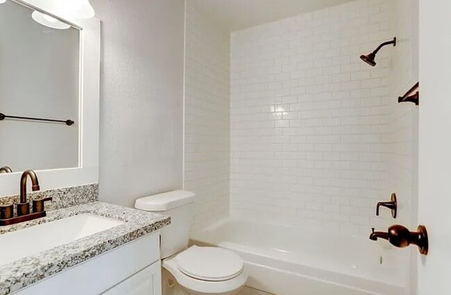 Building Photo - 5403 Diane Ct