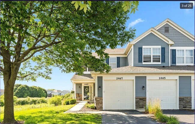 Building Photo - 2467 Golf Ridge Cir