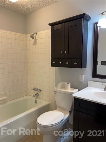 Foto del edificio - 911 Nottingham Dr