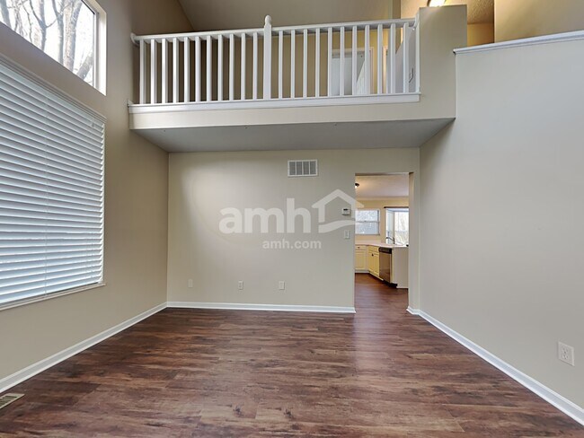 Foto del edificio - 1232 Ben Avon