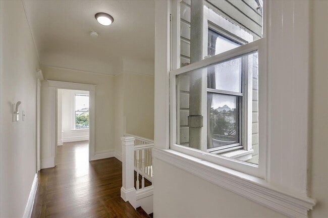 Building Photo - 1340-1342-1342 12th Ave