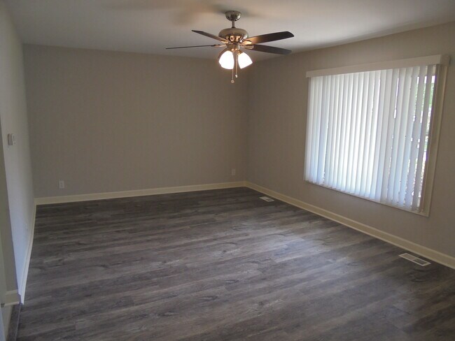 Building Photo - 117 Villa Rd